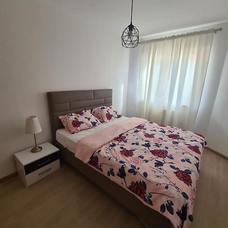 Apartmani Emily Пула Екстериор снимка