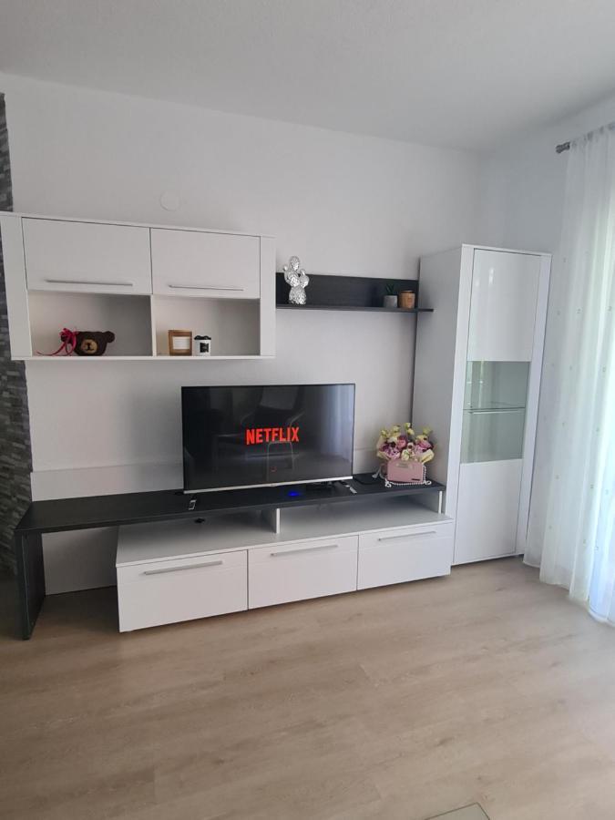 Apartmani Emily Пула Екстериор снимка