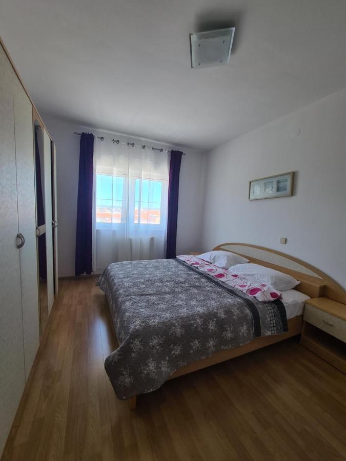 Apartmani Emily Пула Екстериор снимка